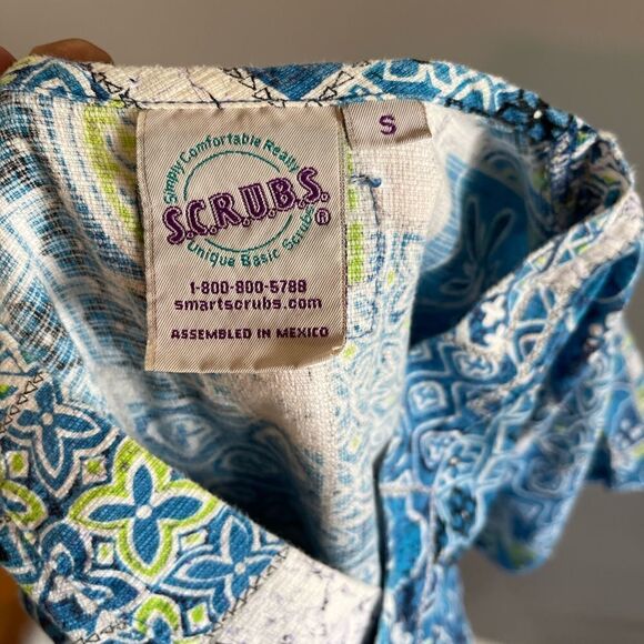 SCRUBS Multi-color Pattered Patchwork Scrub Top - Picture 3 of 9